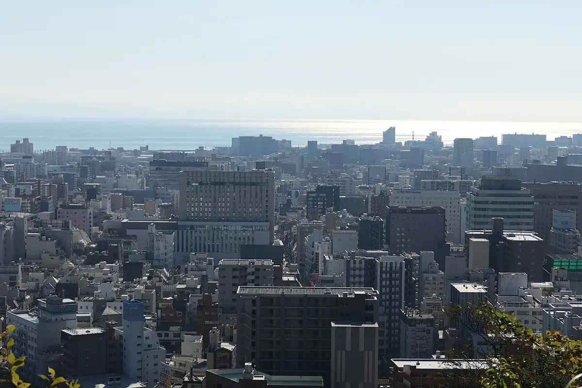 鹿児島市街と錦江湾